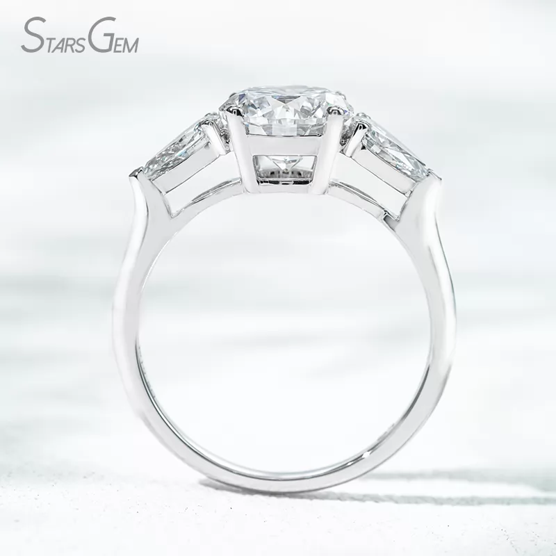 18K Solid Gold Three Stone Type Certified 2.0ct Round Brilliant Cut with Pear Cut Lab Grown Diamond Engagement Ring