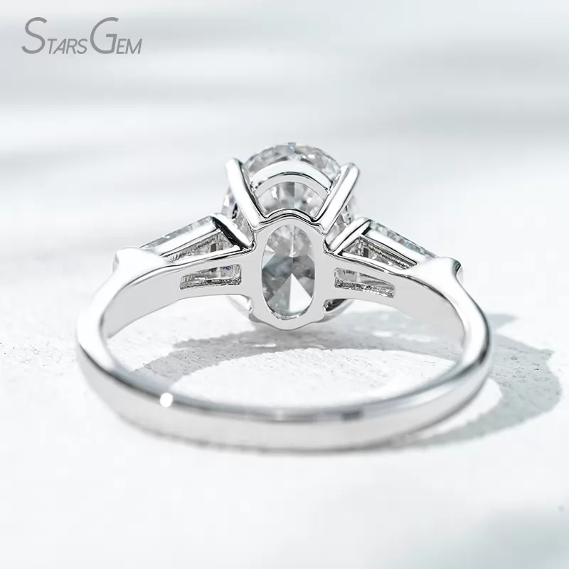 18K Solid Gold Three Stone Type Certified Oval Cut with Trapezoid Cut Lab Grown Diamond Engagement Ring