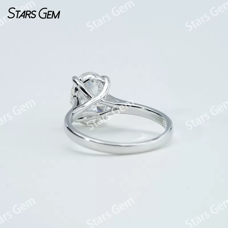 7×10mm Oval Cut Moissanite S925 Sterling Silver Solitaire Engagement Ring