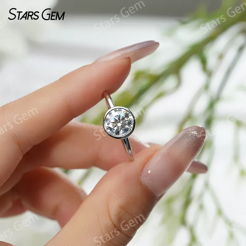 6.5mm & 8mm Round Brilliant Cut Moissanite S925 Sterling Silver Solitaire Engagement Ring
