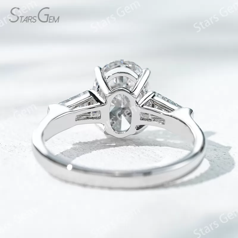 18K Solid Gold Three Stone Type Certified Oval Cut with Trapezoid Cut Lab Grown Diamond Engagement Ring