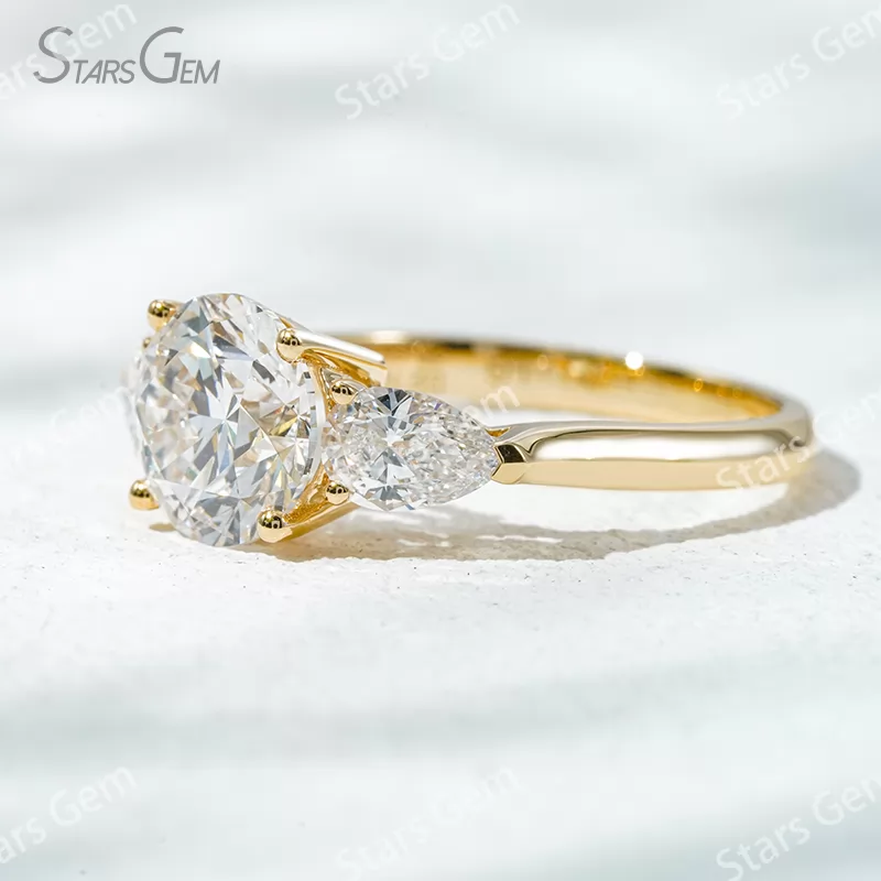 18K Solid Gold Three Stone Type Certified 2.0ct Round Brilliant Cut with Pear Cut Lab Grown Diamond Engagement Ring