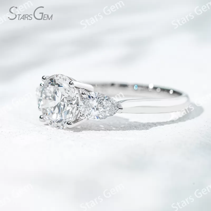 18K Solid Gold Three Stone Type Certified 2.0ct Round Brilliant Cut with Pear Cut Lab Grown Diamond Engagement Ring