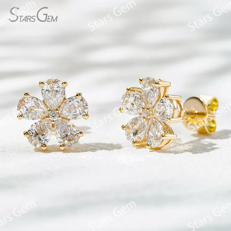 3×4mm Pear Cut Lab Grown Diamond 18K Gold Diamond Stud Earrings
