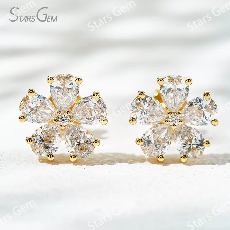3×4mm Pear Cut Lab Grown Diamond 18K Gold Diamond Stud Earrings