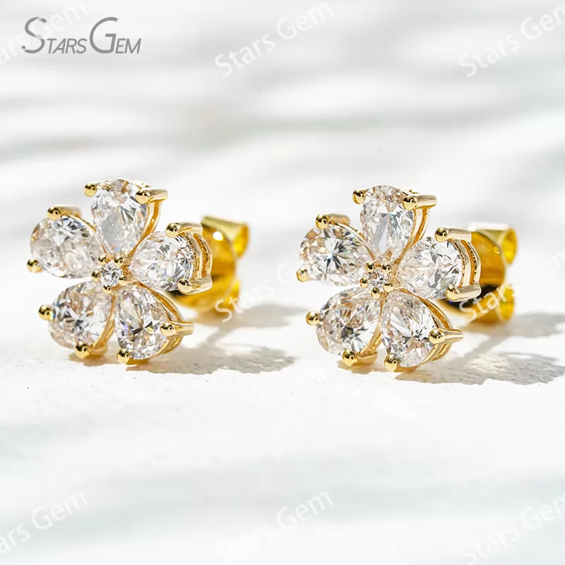 3×4mm Pear Cut Lab Grown Diamond 18K Gold Diamond Stud Earrings
