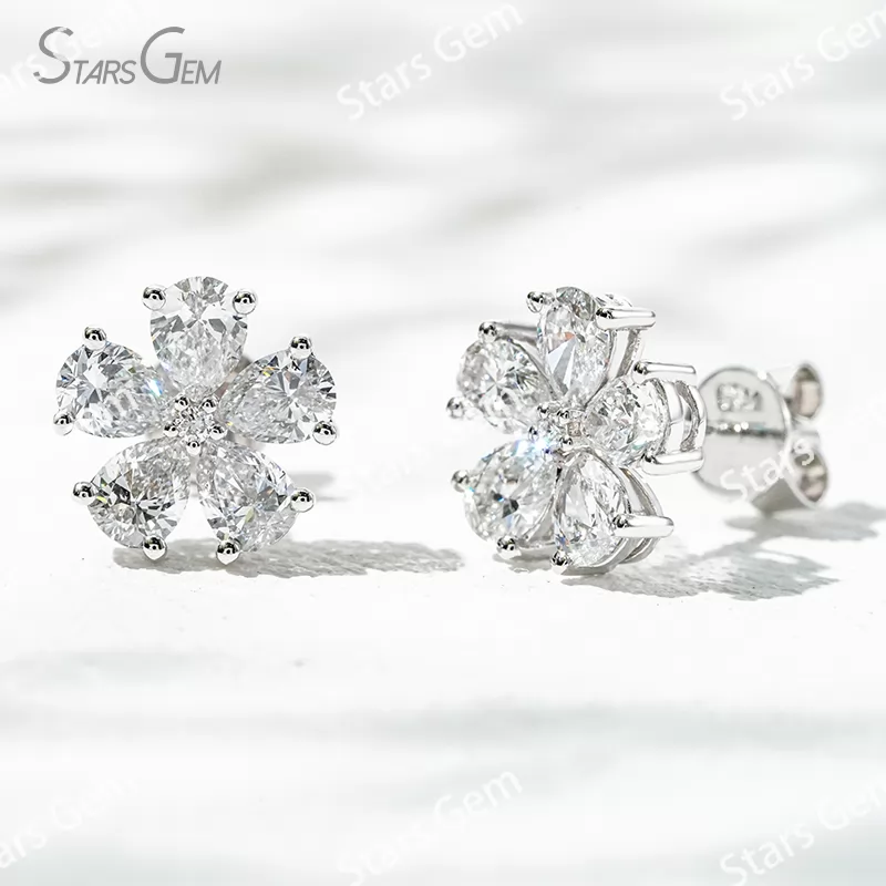3×4mm Pear Cut Lab Grown Diamond 18K Gold Diamond Stud Earrings