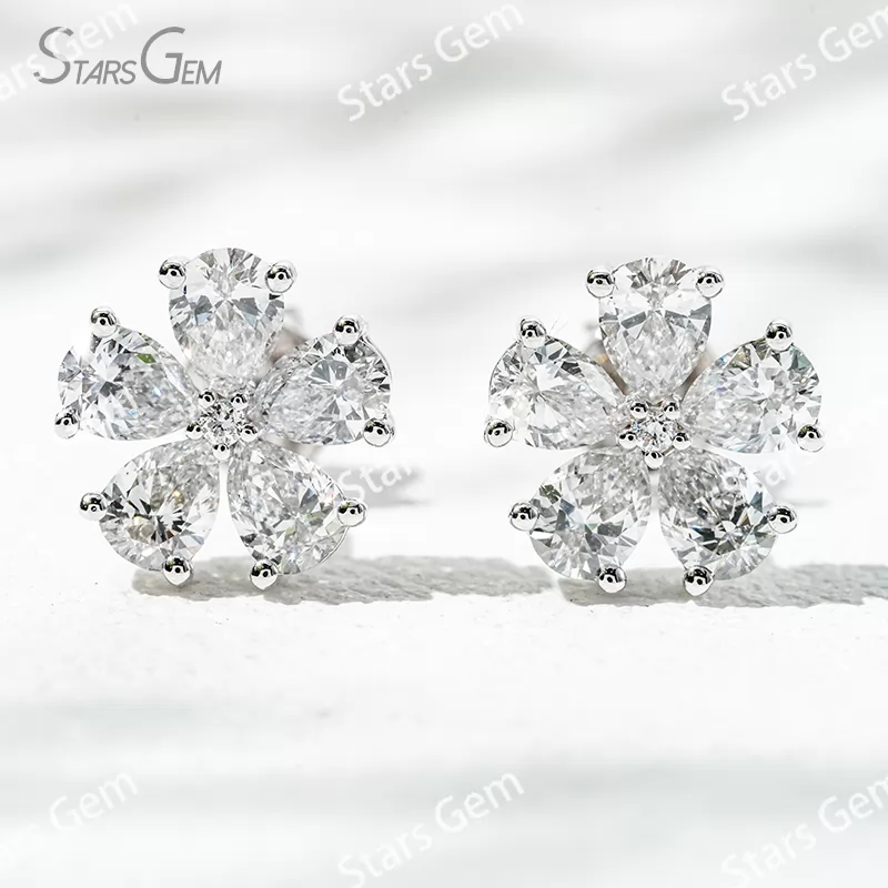 3×4mm Pear Cut Lab Grown Diamond 18K Gold Diamond Stud Earrings