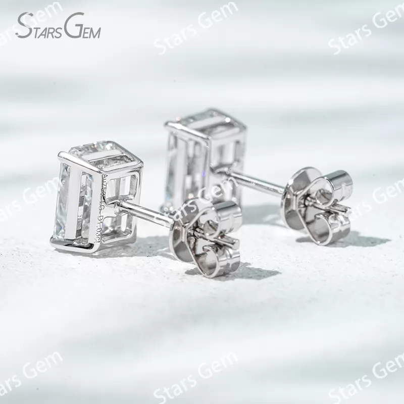 6.9×5mm Radiant Cut Lab Grown Diamond 4 Prongs 18K Gold Diamond Stud Earrings