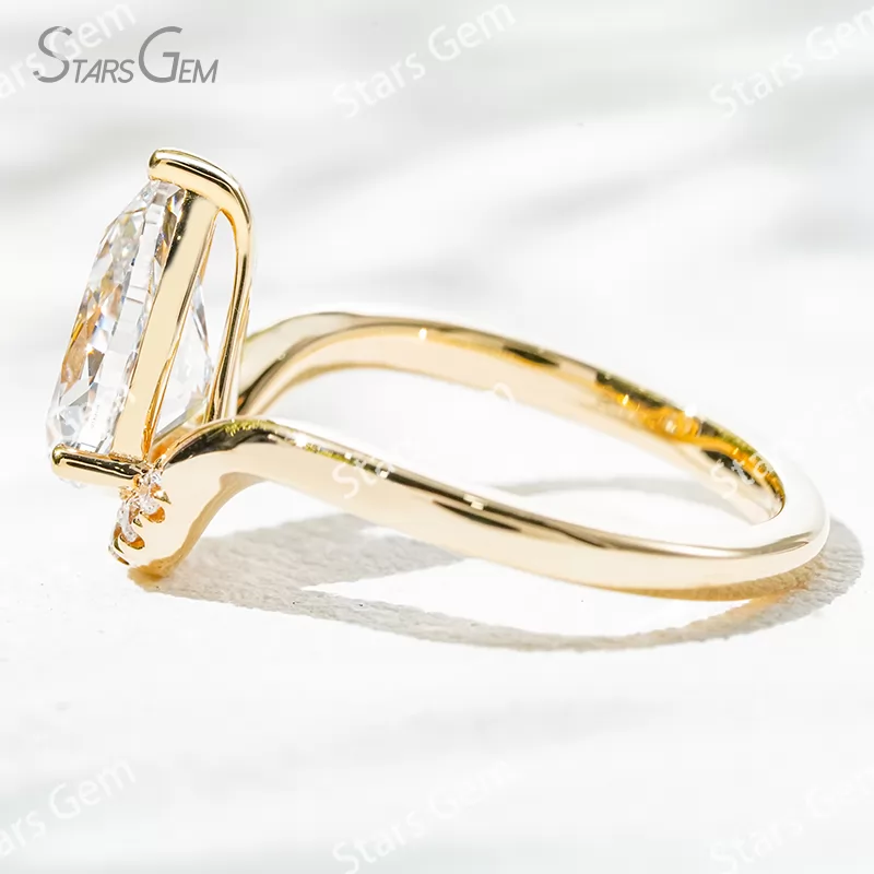 6.19×10.43​mm Pear Cut Lab Grown Diamond With Side Diamond 18K Yellow Gold Engagement Ring