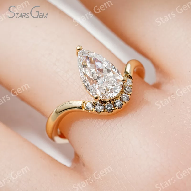 6.19×10.43​mm Pear Cut Lab Grown Diamond With Side Diamond 18K Yellow Gold Engagement Ring