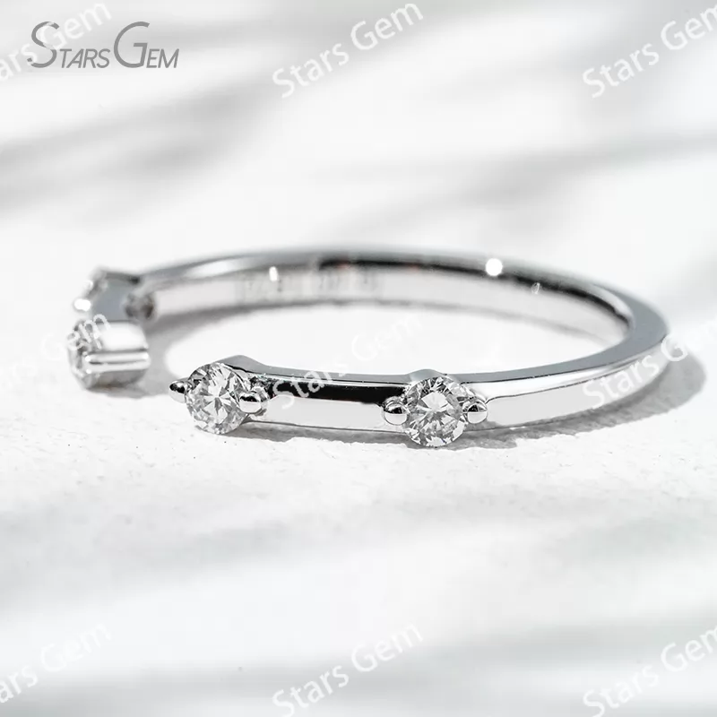 2.3mm Round Brilliant Cut Lab Grown Diamond 18K Gold Diamond Ring