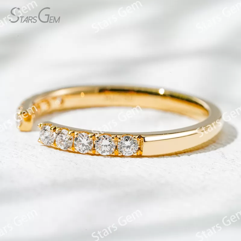 1.9mm Round Brilliant Cut Lab Grown Diamond 18K Gold Diamond Ring