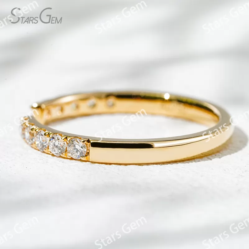 1.9mm Round Brilliant Cut Lab Grown Diamond 18K Gold Diamond Ring