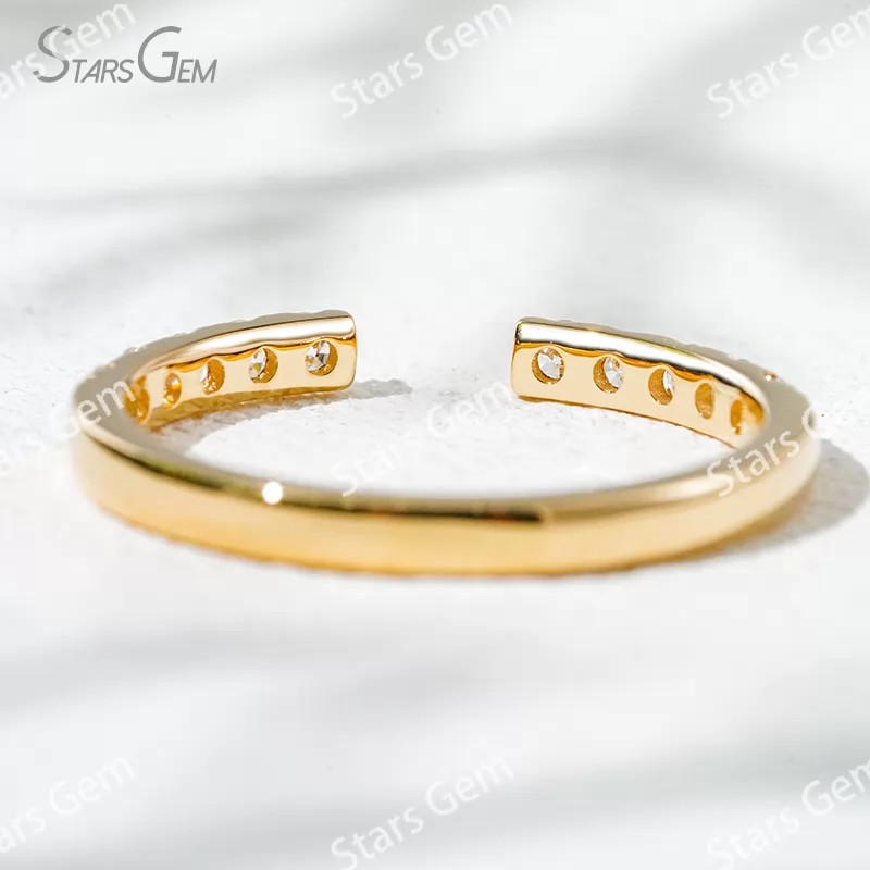 1.9mm Round Brilliant Cut Lab Grown Diamond 18K Gold Diamond Ring
