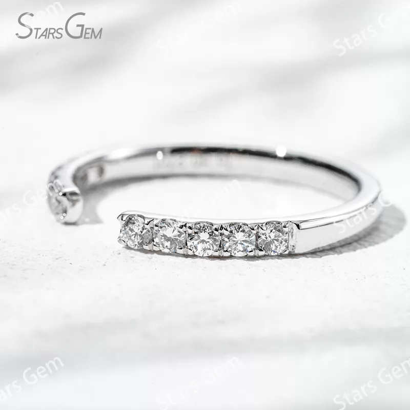 1.9mm Round Brilliant Cut Lab Grown Diamond 18K Gold Diamond Ring
