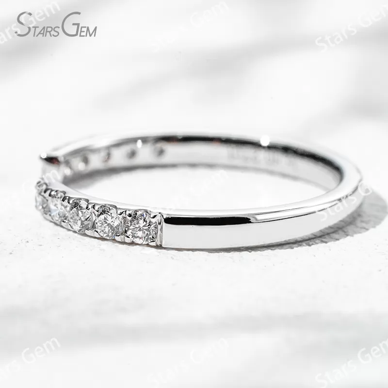 1.9mm Round Brilliant Cut Lab Grown Diamond 18K Gold Diamond Ring