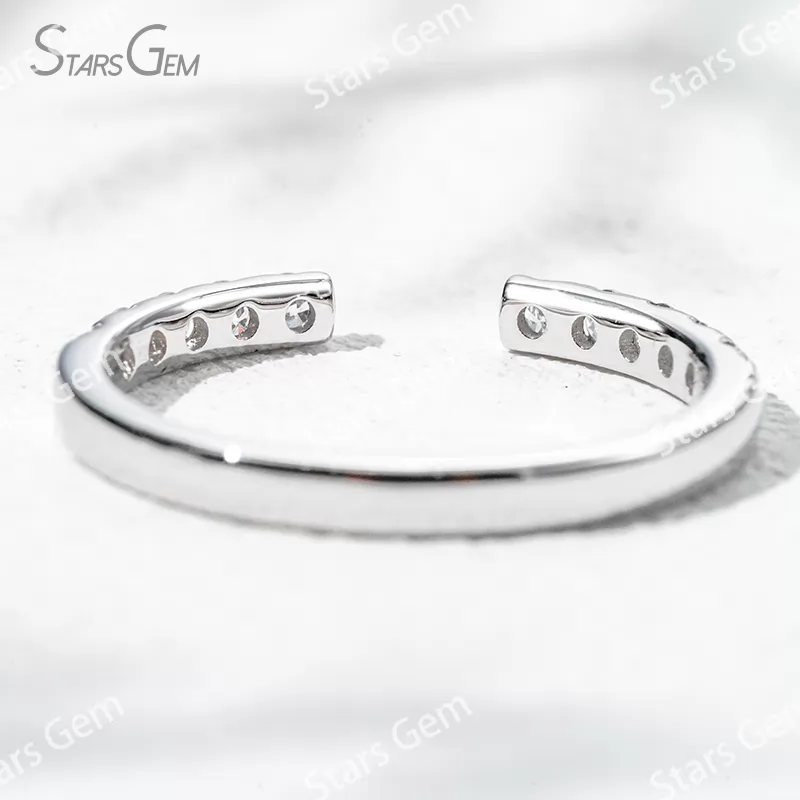 1.9mm Round Brilliant Cut Lab Grown Diamond 18K Gold Diamond Ring