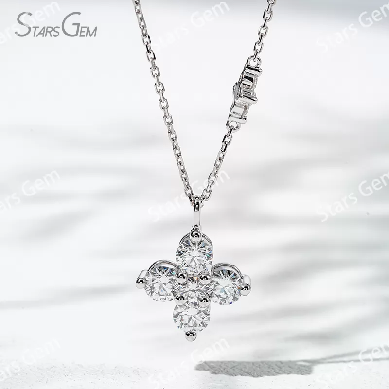 4.5mm Round Brilliant Cut Lab Grown Diamond 18K White Gold Diamond Pendant Necklace