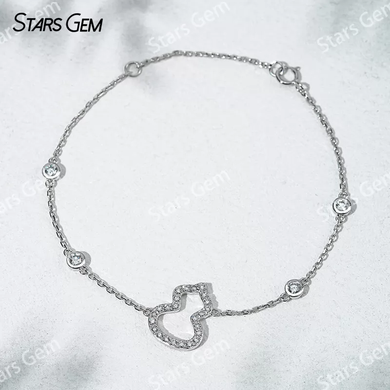 1.4mm & 2.8mm Round Brilliant Cut Lab Grown Diamond Gourd Shape 18K Gold Diamond Bracelet