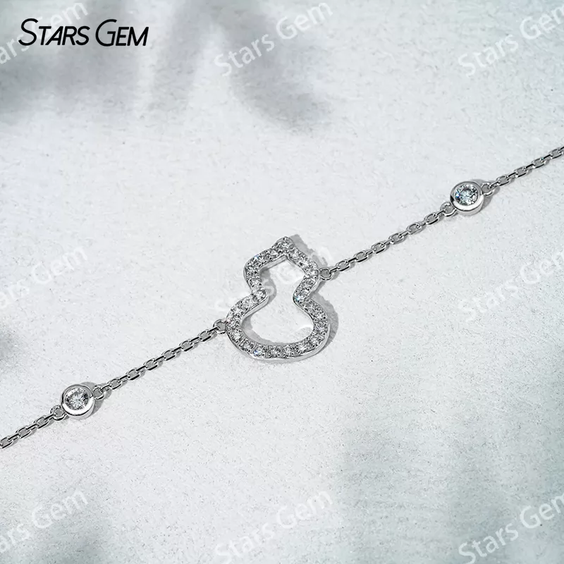 1.4mm & 2.8mm Round Brilliant Cut Lab Grown Diamond Gourd Shape 18K Gold Diamond Bracelet