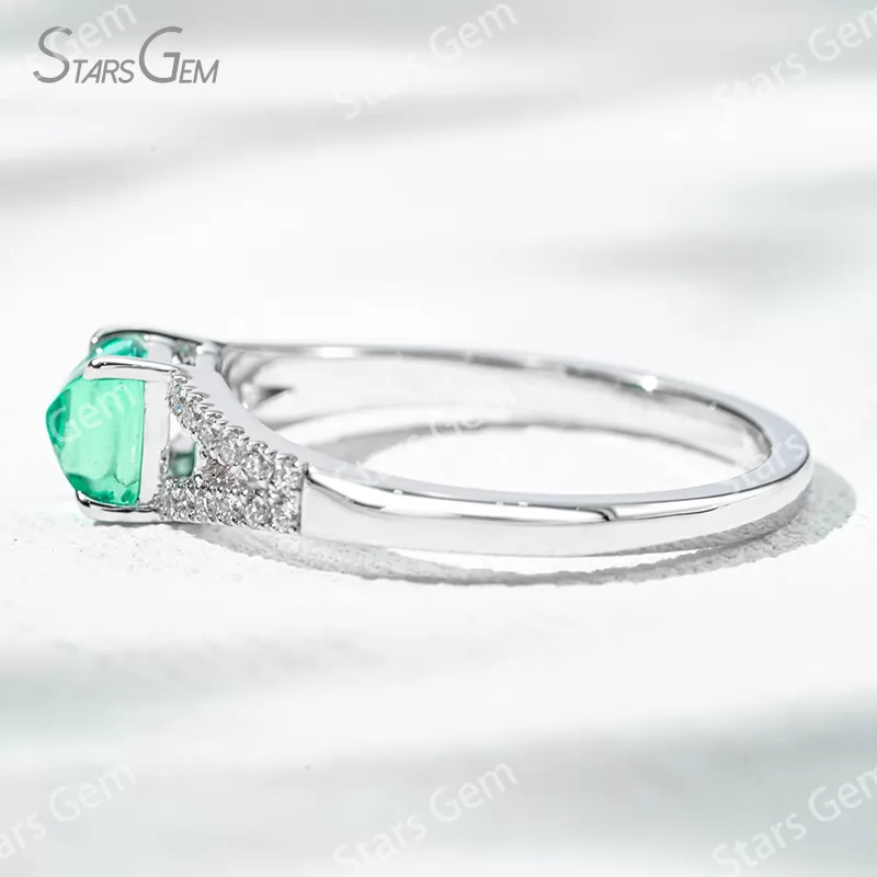 5×5mm Sugar Loaf Cut Lab Grown Emerald 18K Gold Pave Engagement Ring