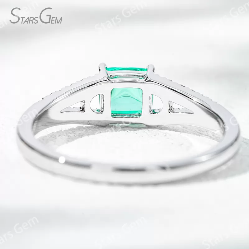 5×5mm Sugar Loaf Cut Lab Grown Emerald 18K Gold Pave Engagement Ring