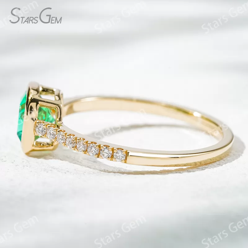 6×6mm Cushion Cut Lab Grown Emerald 18K Gold Pave Engagement Ring