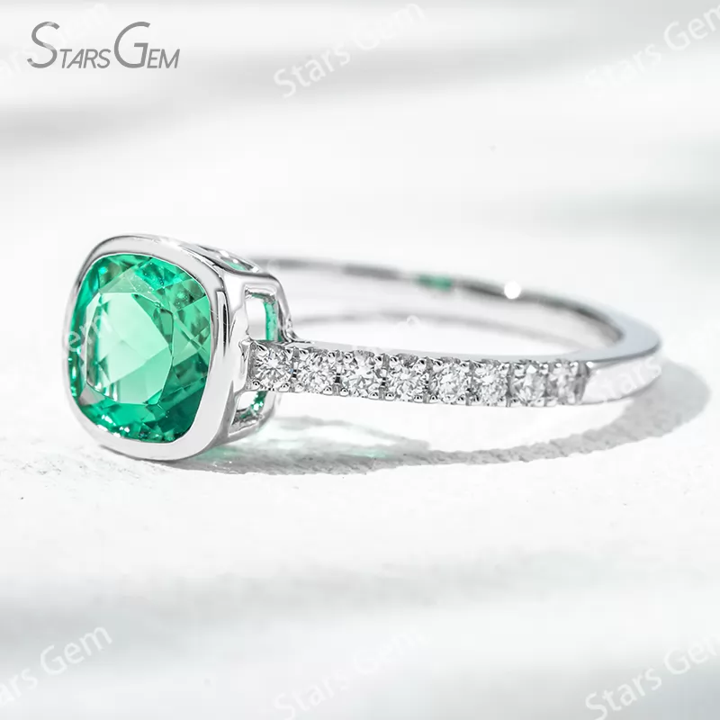 6×6mm Cushion Cut Lab Grown Emerald 18K Gold Pave Engagement Ring