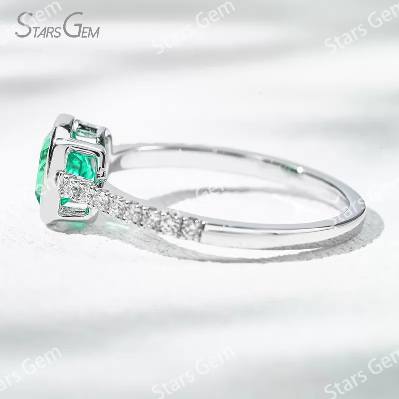 6×6mm Cushion Cut Lab Grown Emerald 18K Gold Pave Engagement Ring
