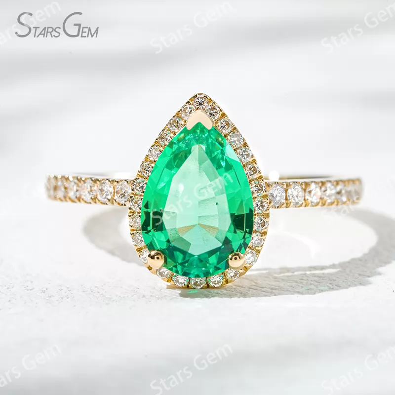 7×10​mm Pear Cut Lab Grown Emerald 18K Yellow Gold Halo Engagement Ring