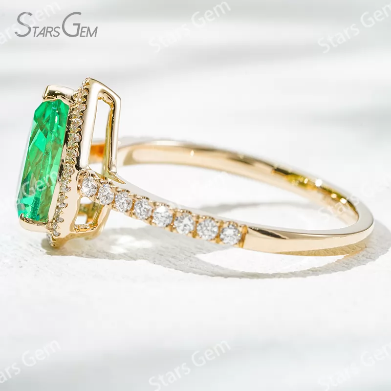 7×10​mm Pear Cut Lab Grown Emerald 18K Yellow Gold Halo Engagement Ring